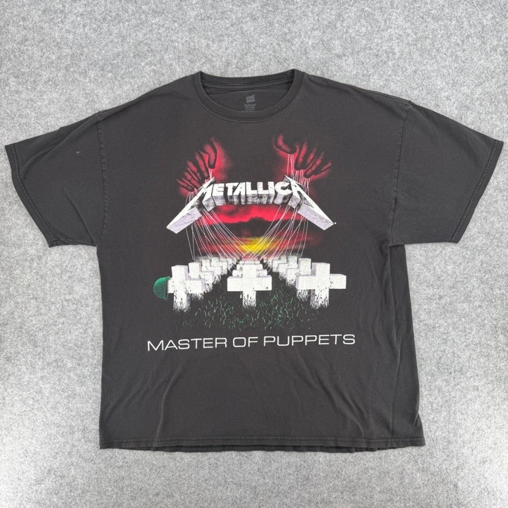 Hanes T-Shirt Mens XL Master of Puppets Metallica Black Graphic EUC